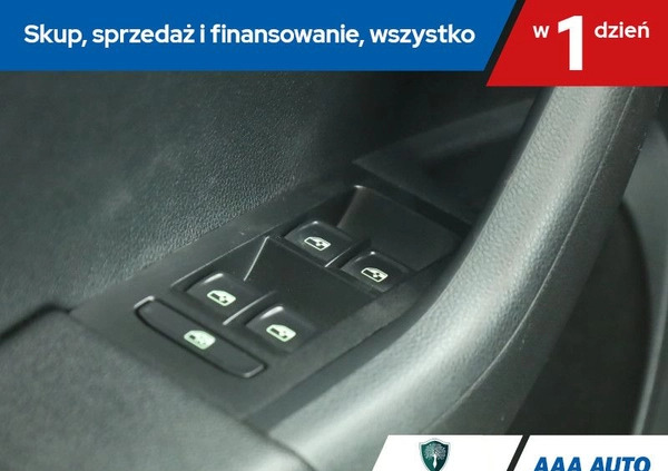 Skoda Octavia cena 63000 przebieg: 140963, rok produkcji 2018 z Radziejów małe 211